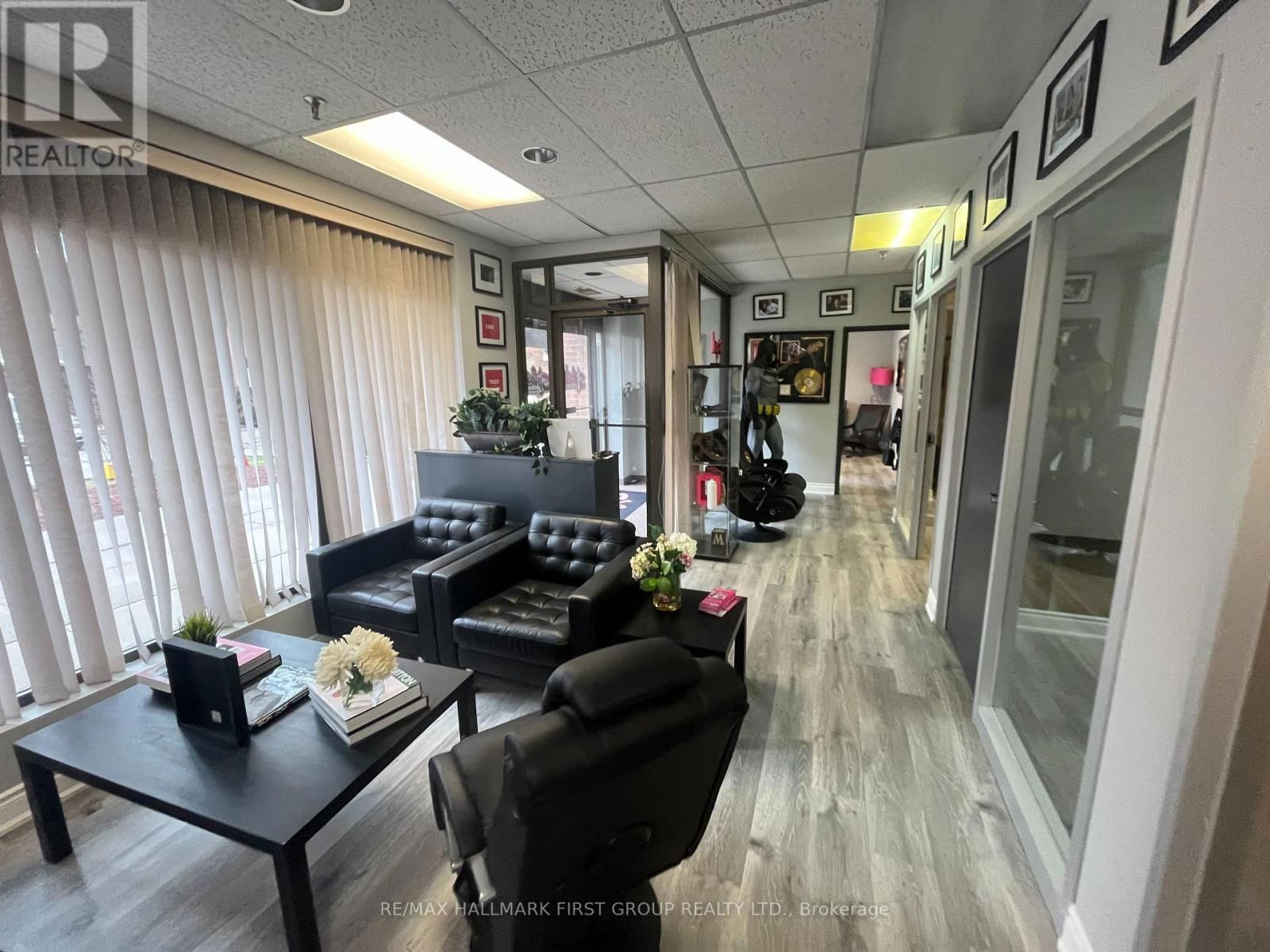 23 - 1400 BAYLY STREET Image 2