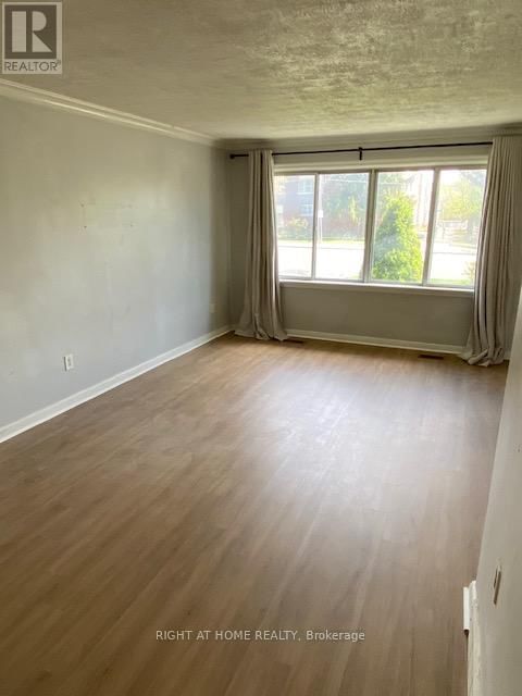 main floor - 1032 PHARMACY AVENUE Image 8