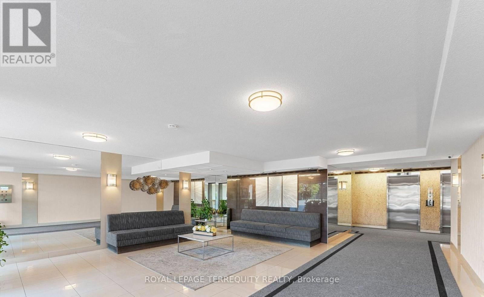 PH4 - 65 HUNTINGDALE BOULEVARD Image 2