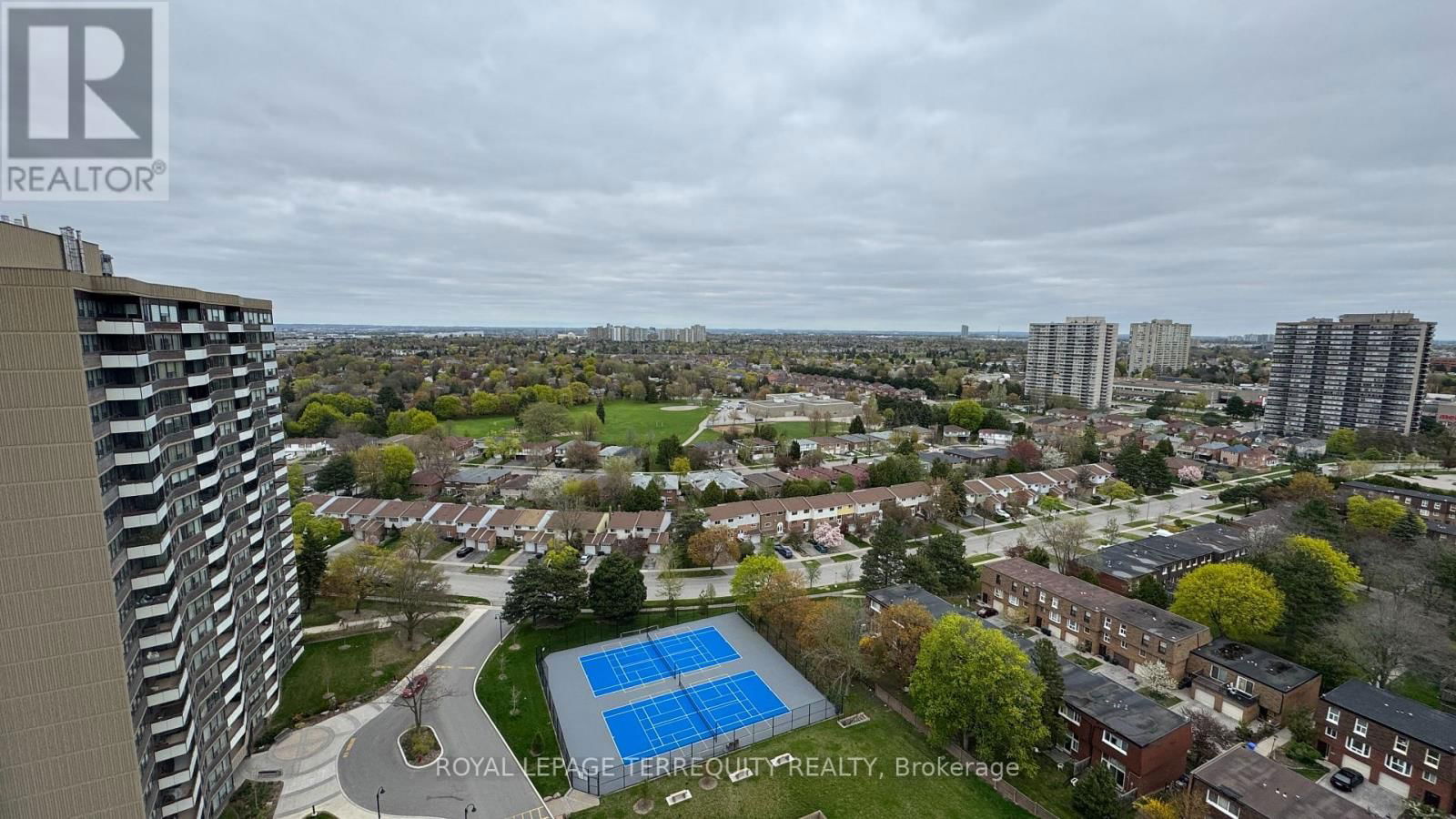 PH4 - 65 HUNTINGDALE BOULEVARD Image 3
