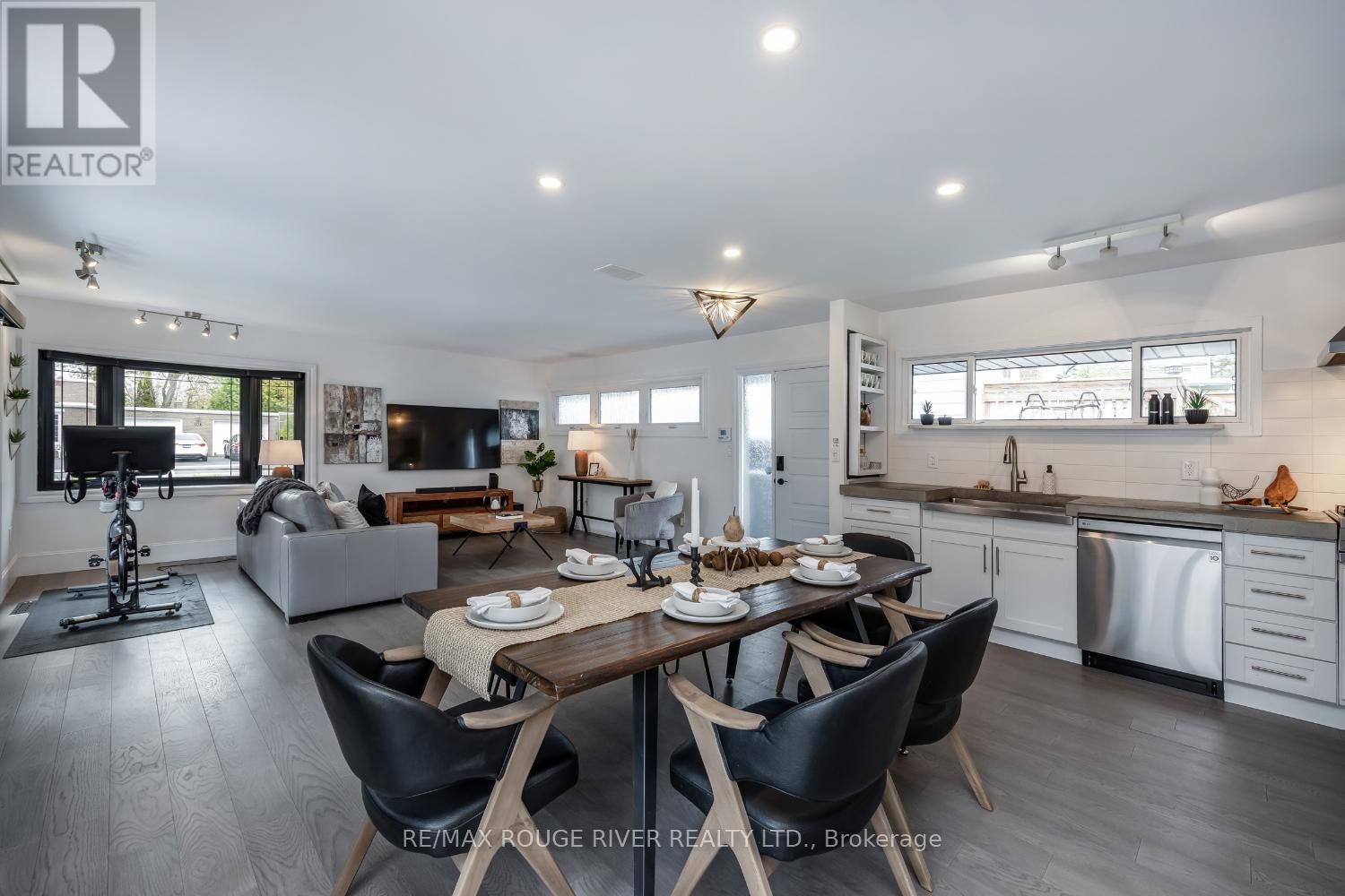 693 CARNEGIE AVENUE Image 22