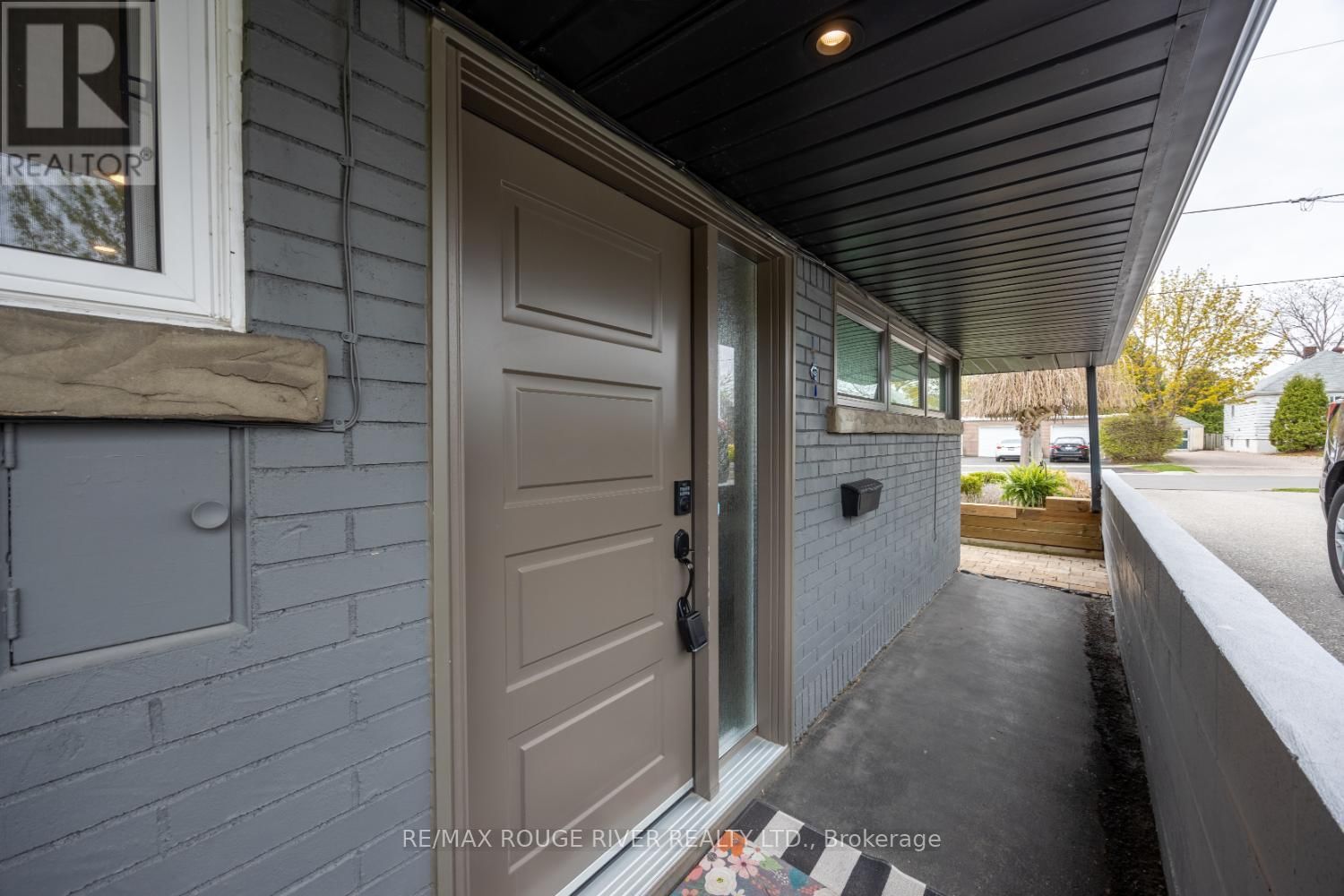 693 CARNEGIE AVENUE Image 3