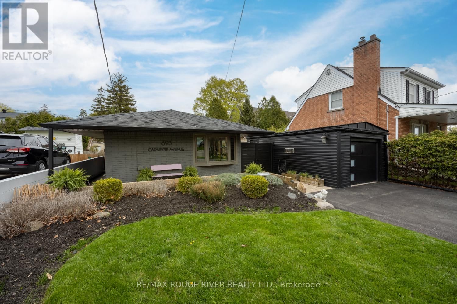 693 CARNEGIE AVENUE Image 4