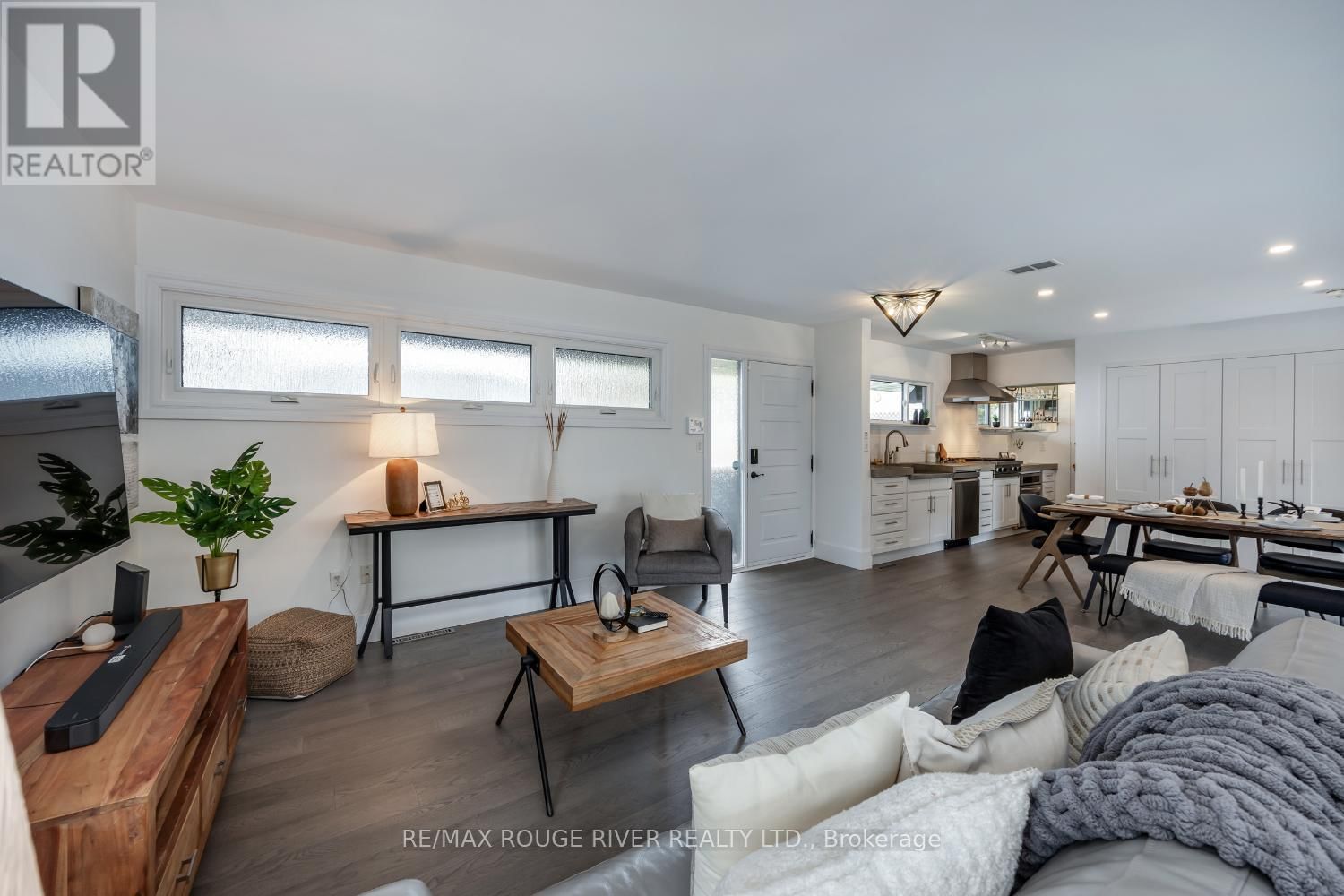 693 CARNEGIE AVENUE Image 8