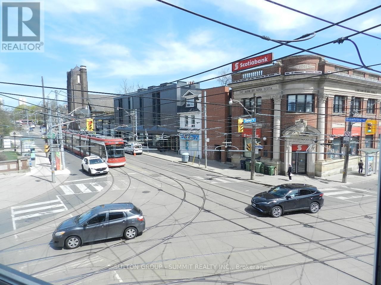 201 - 577 GERRARD STREET EAST Image 1
