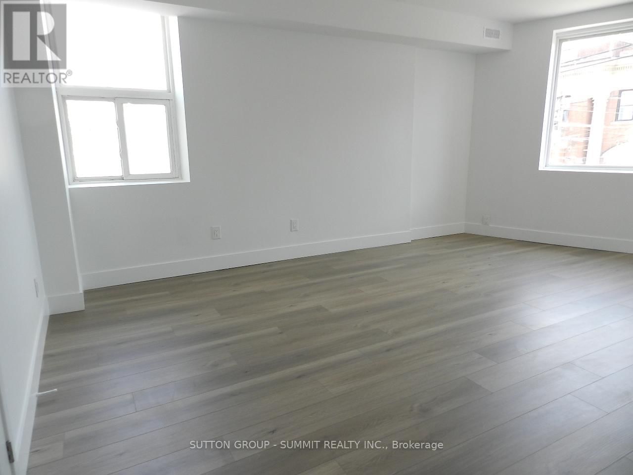 201 - 577 GERRARD STREET EAST Image 6