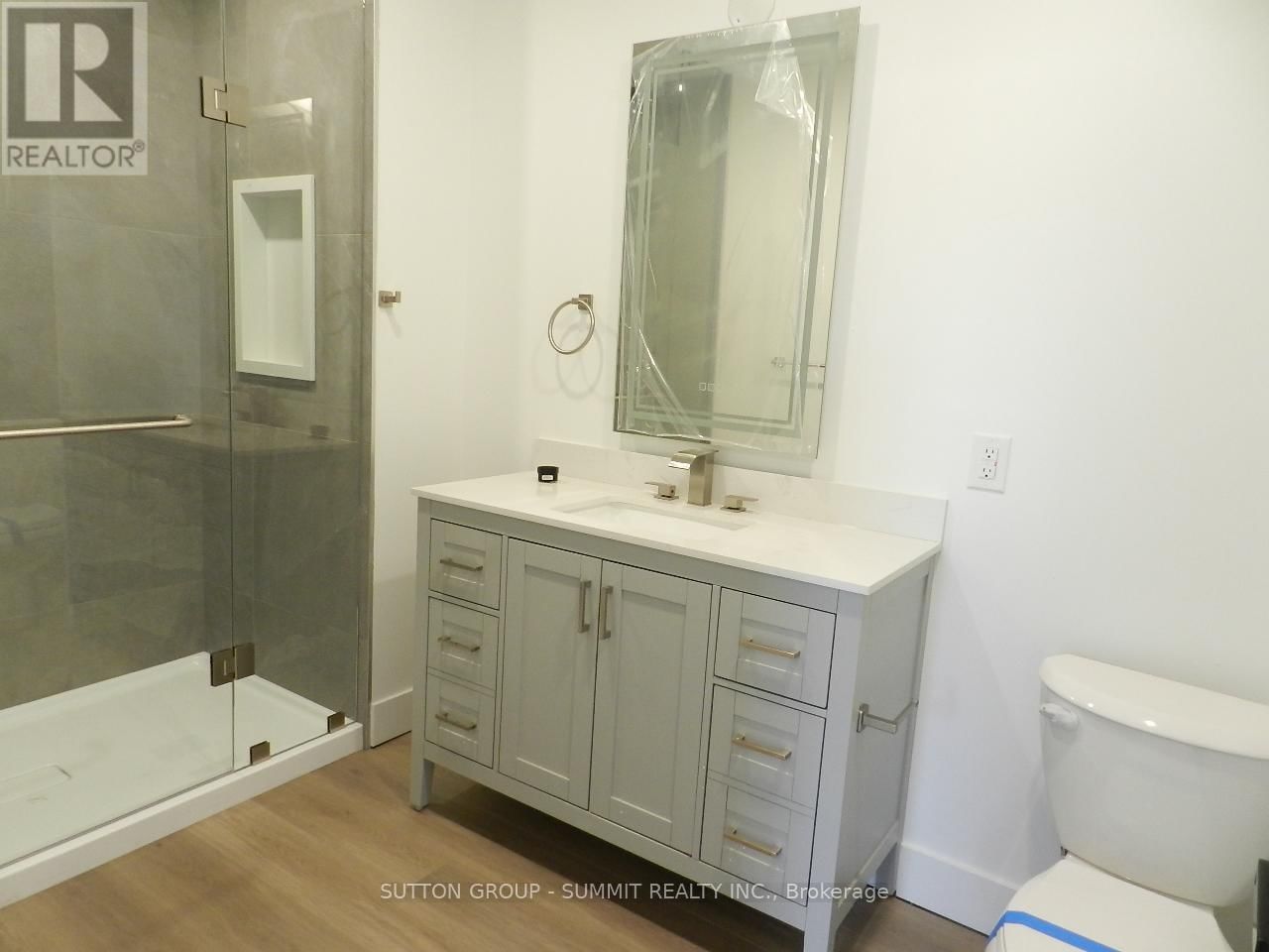 201 - 577 GERRARD STREET EAST Image 7