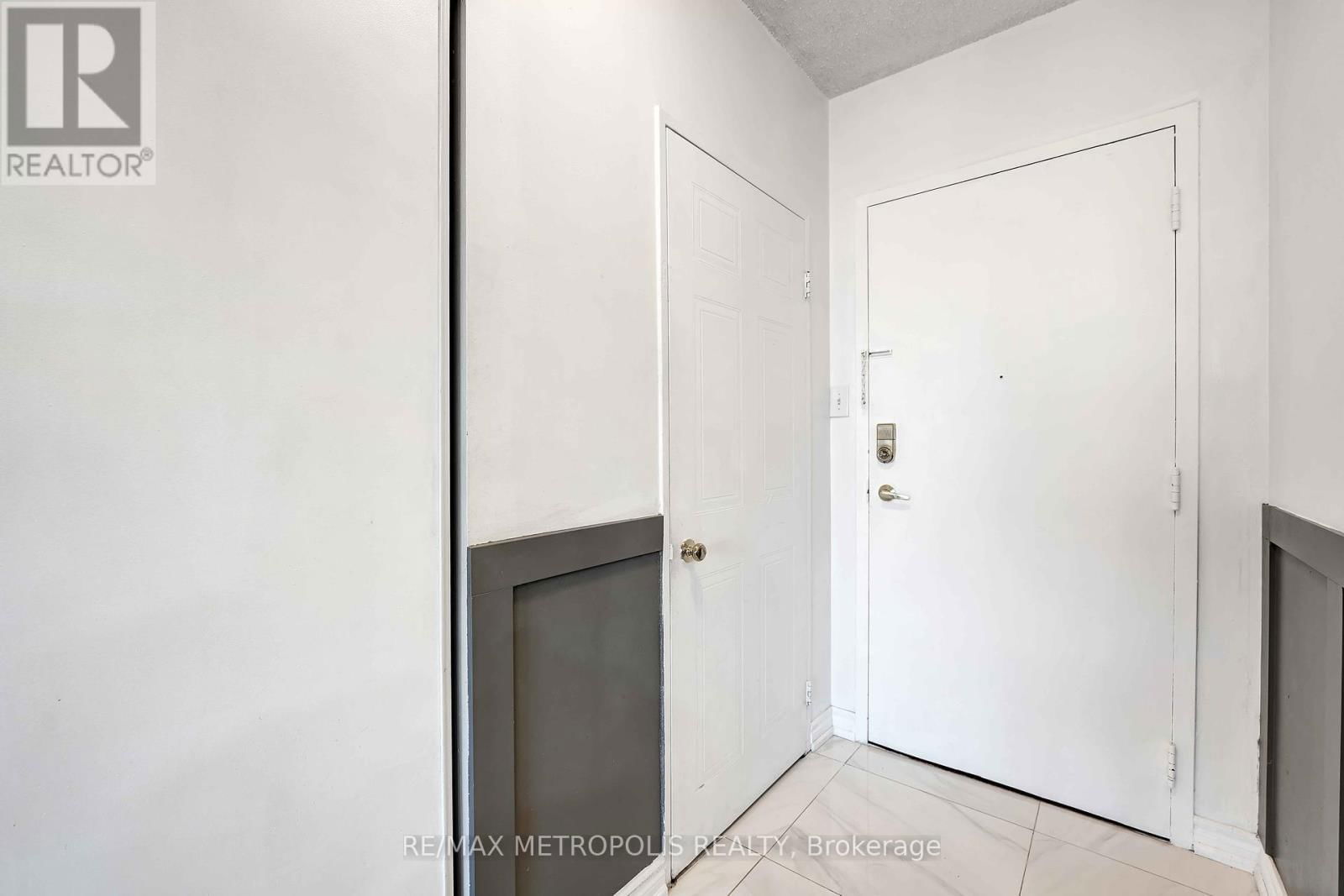 1011 - 410 MCLEVIN AVENUE Image 3