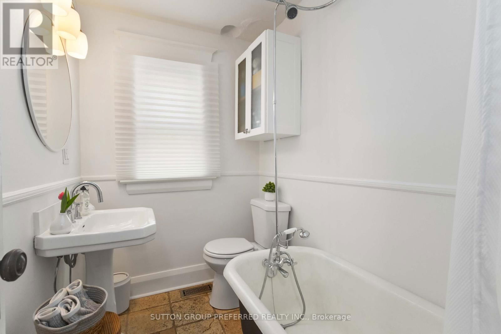 42 CHATHAM AVENUE Image 25