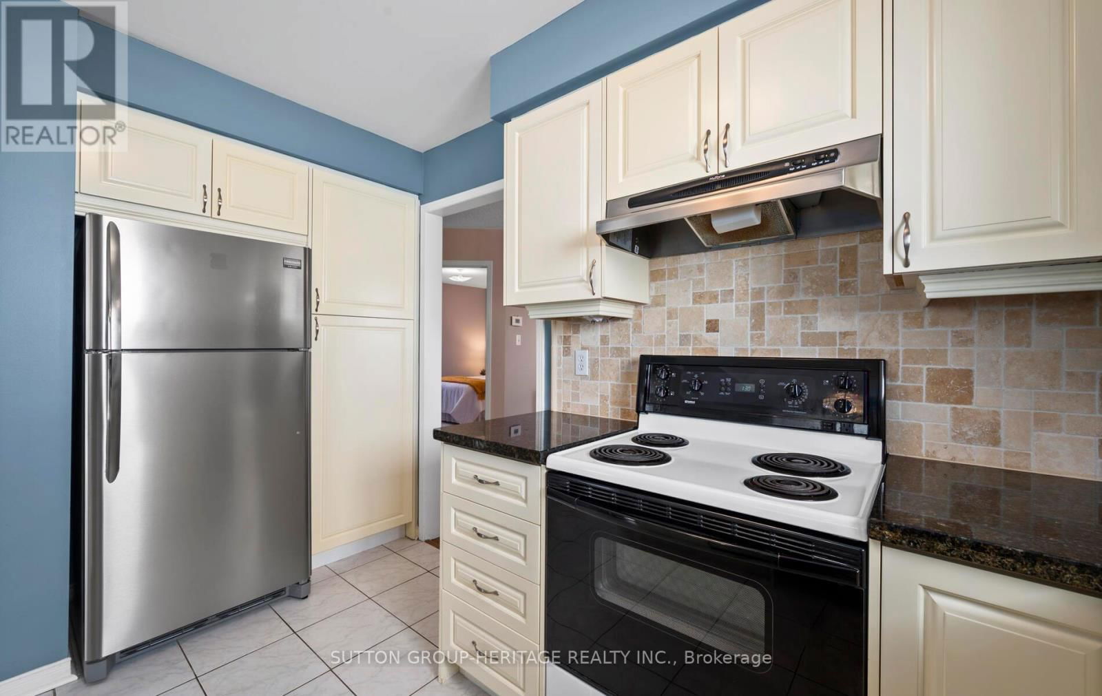 33 SOUTHWELL AVENUE Image 11