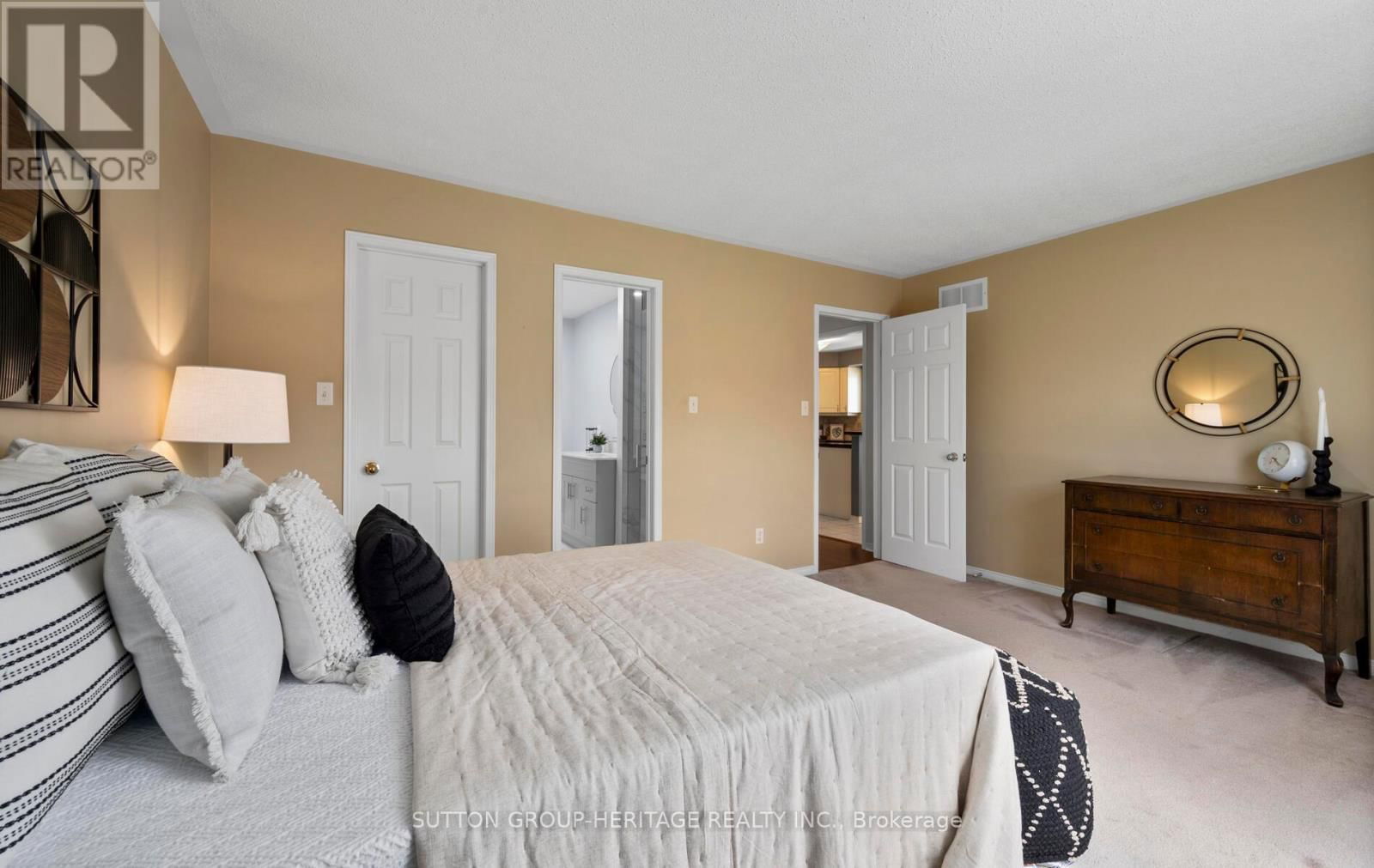 33 SOUTHWELL AVENUE Image 17