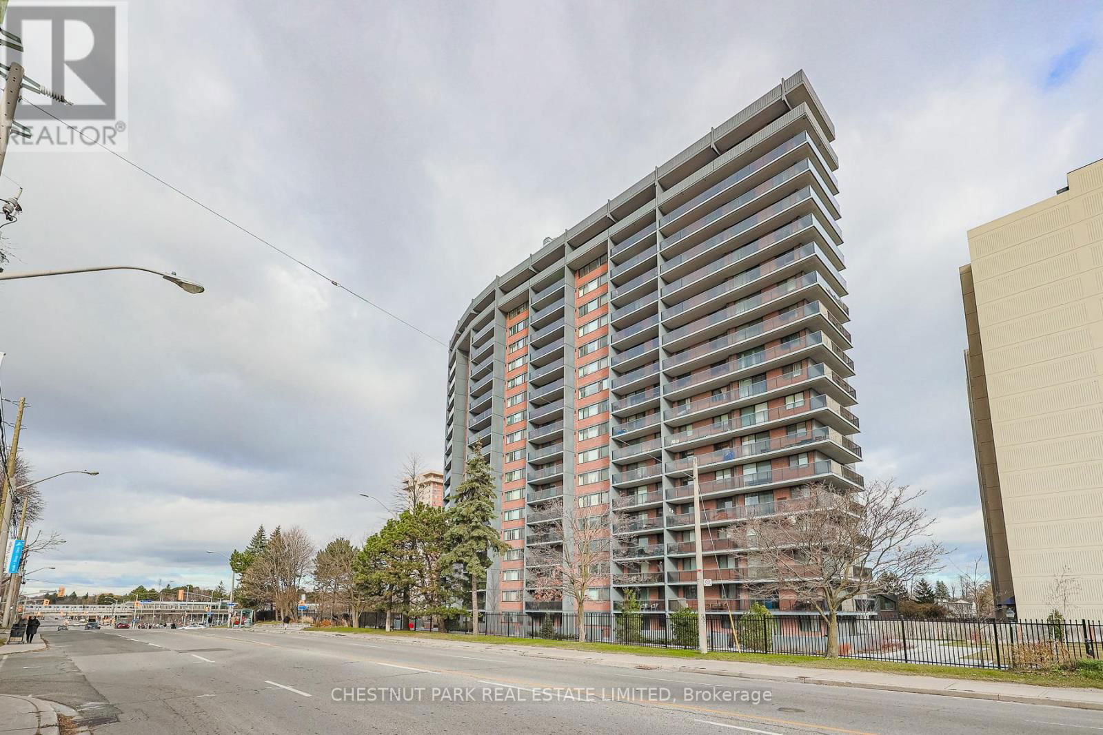 801 - 757 VICTORIA PARK AVENUE Image 1