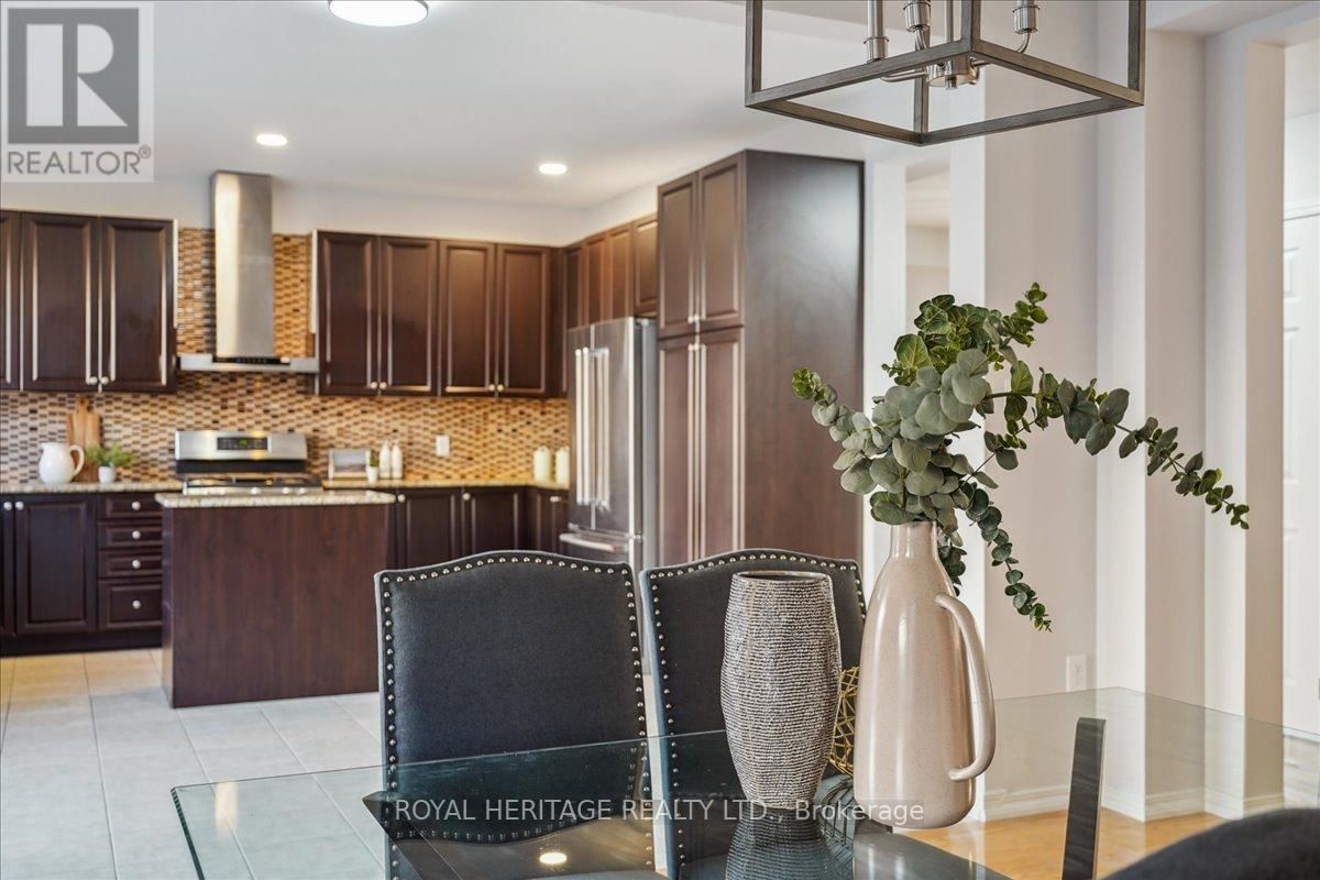 9 GLENEITA STREET Image 11