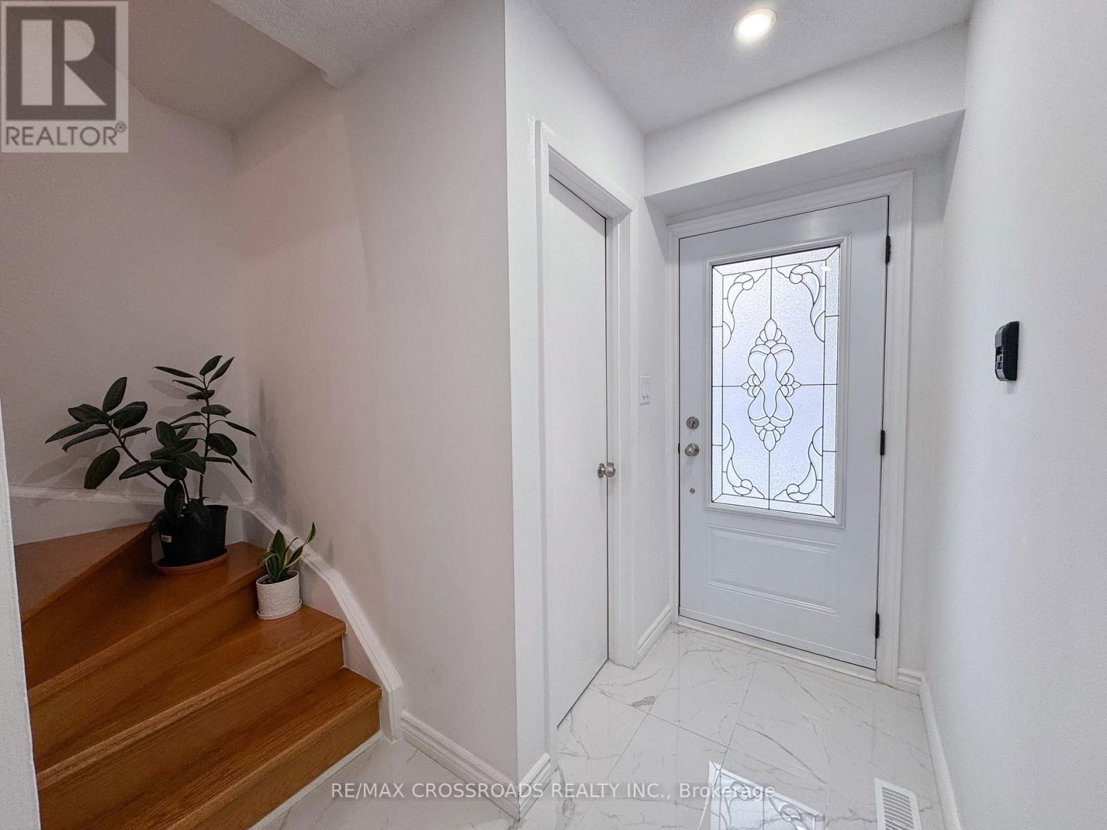 8 - 50 BLACKWELL AVENUE Image 5