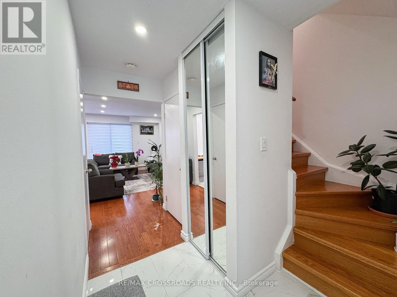 8 - 50 BLACKWELL AVENUE Image 6