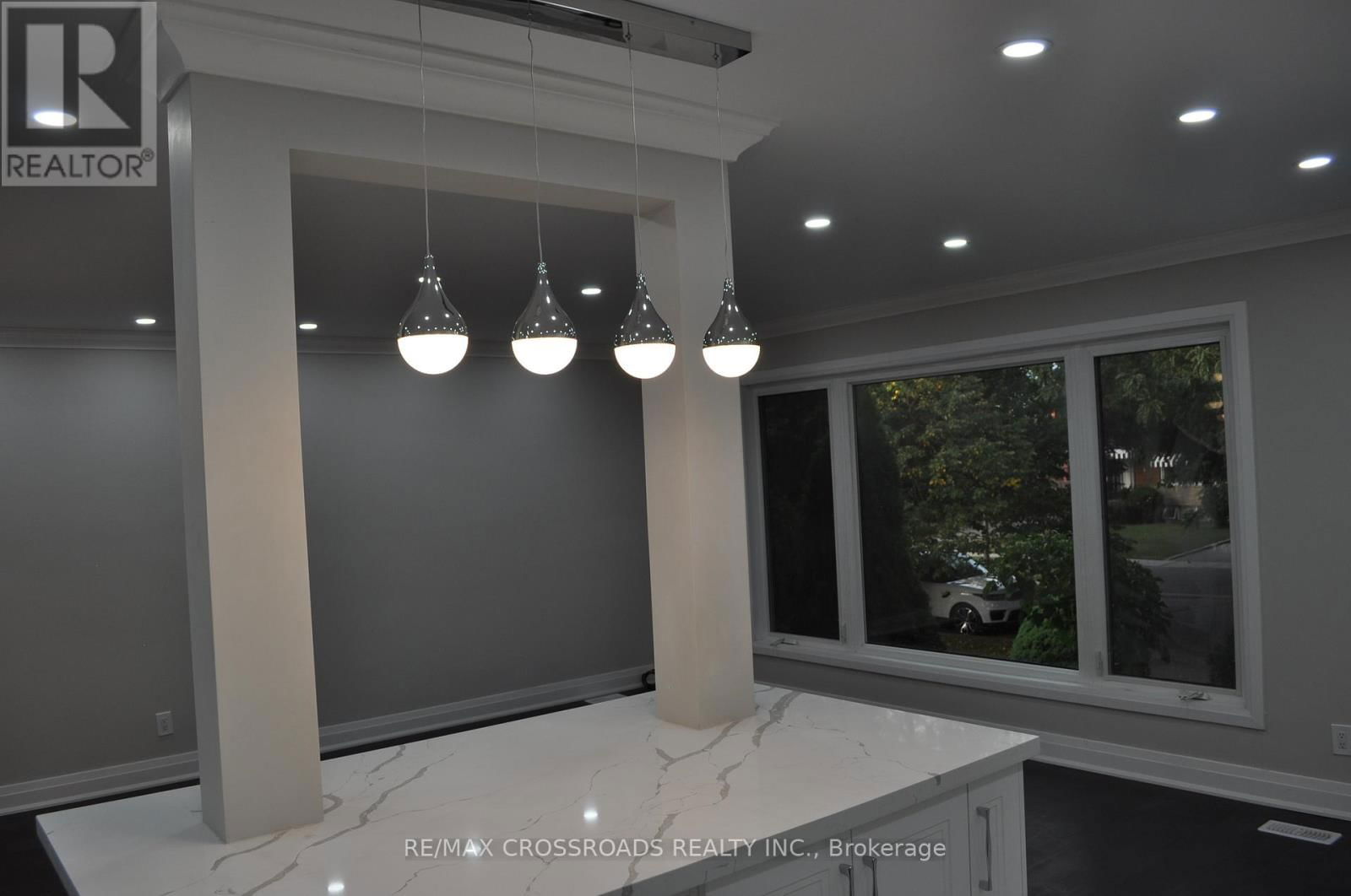 120 HISCOCK(MAIN FLOOR) BOULEVARD Image 14