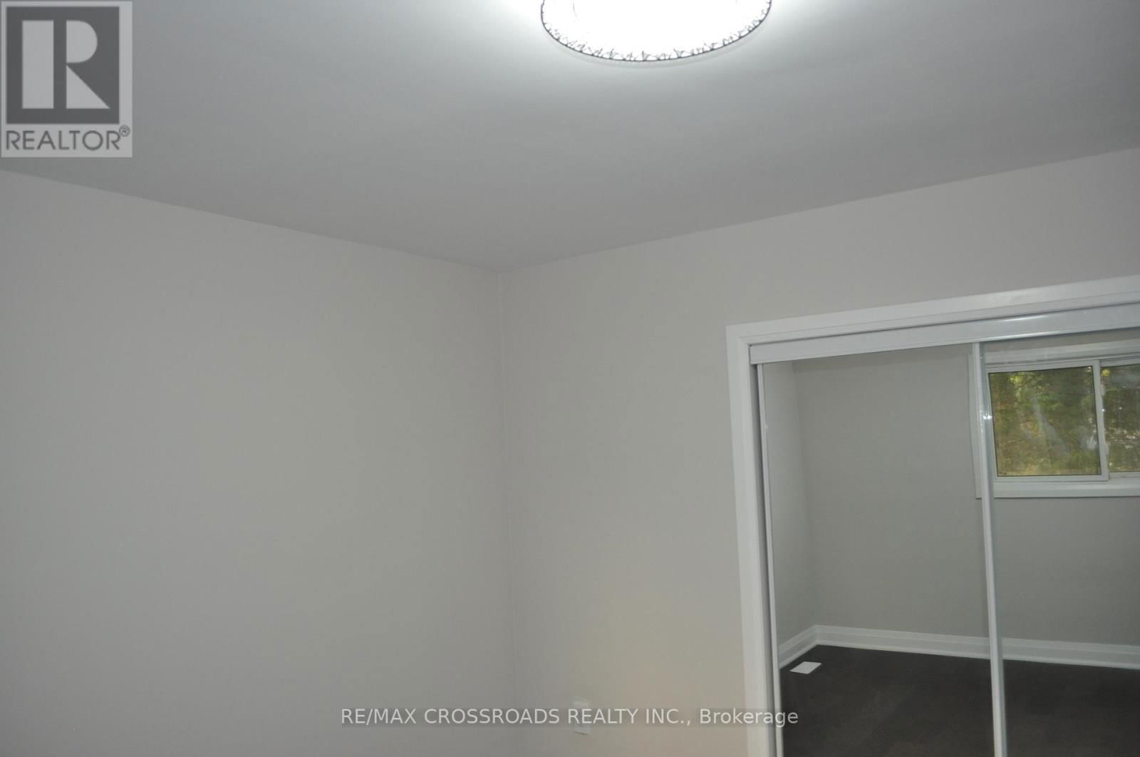 120 HISCOCK(MAIN FLOOR) BOULEVARD Image 16