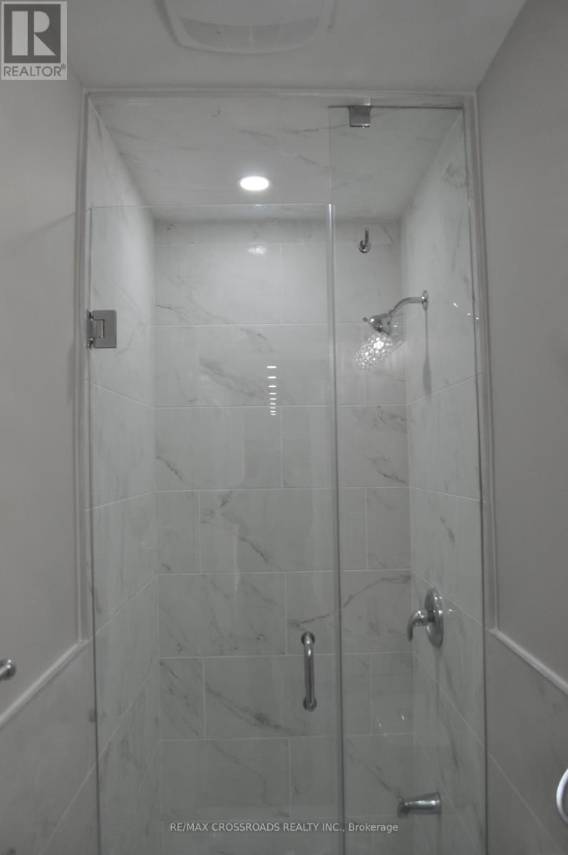 120 HISCOCK(MAIN FLOOR) BOULEVARD Image 17