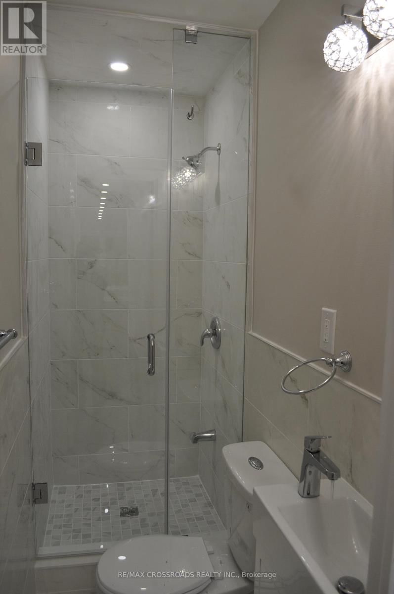 120 HISCOCK(MAIN FLOOR) BOULEVARD Image 27