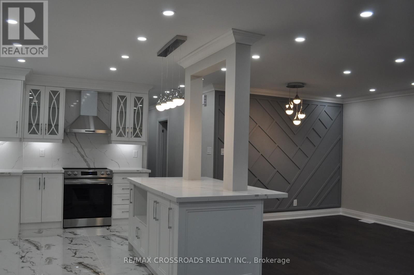 120 HISCOCK(MAIN FLOOR) BOULEVARD Image 6
