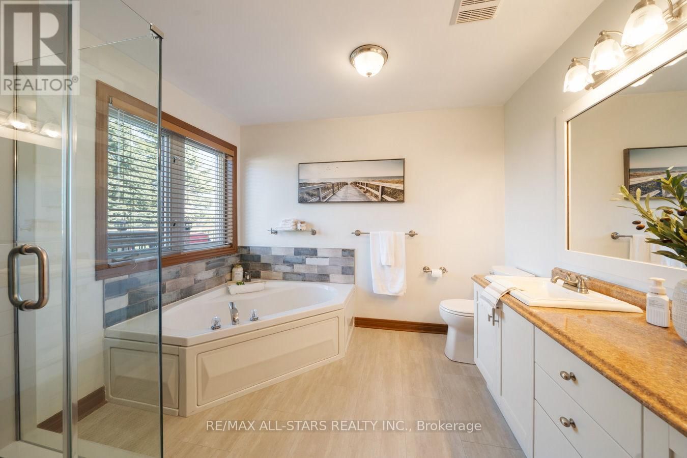 128 EARL CUDDIE BOULEVARD Image 27