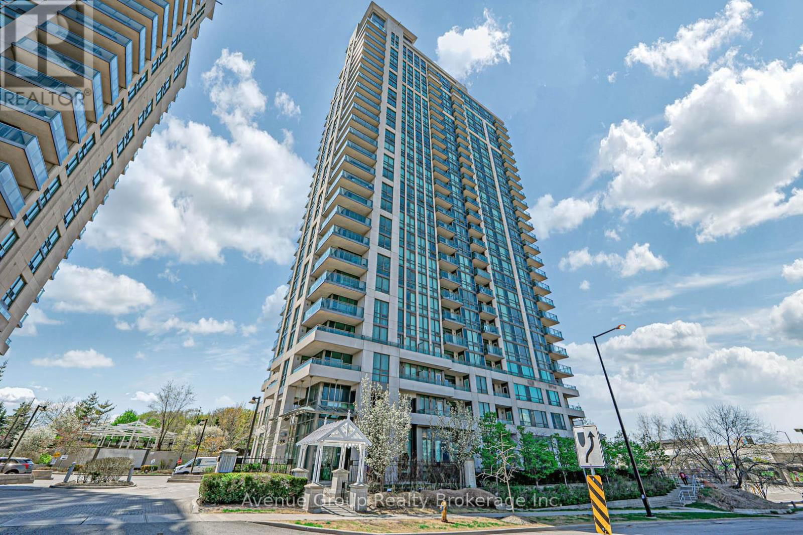 1710 - 88 GRANGEWAY AVENUE Image 1