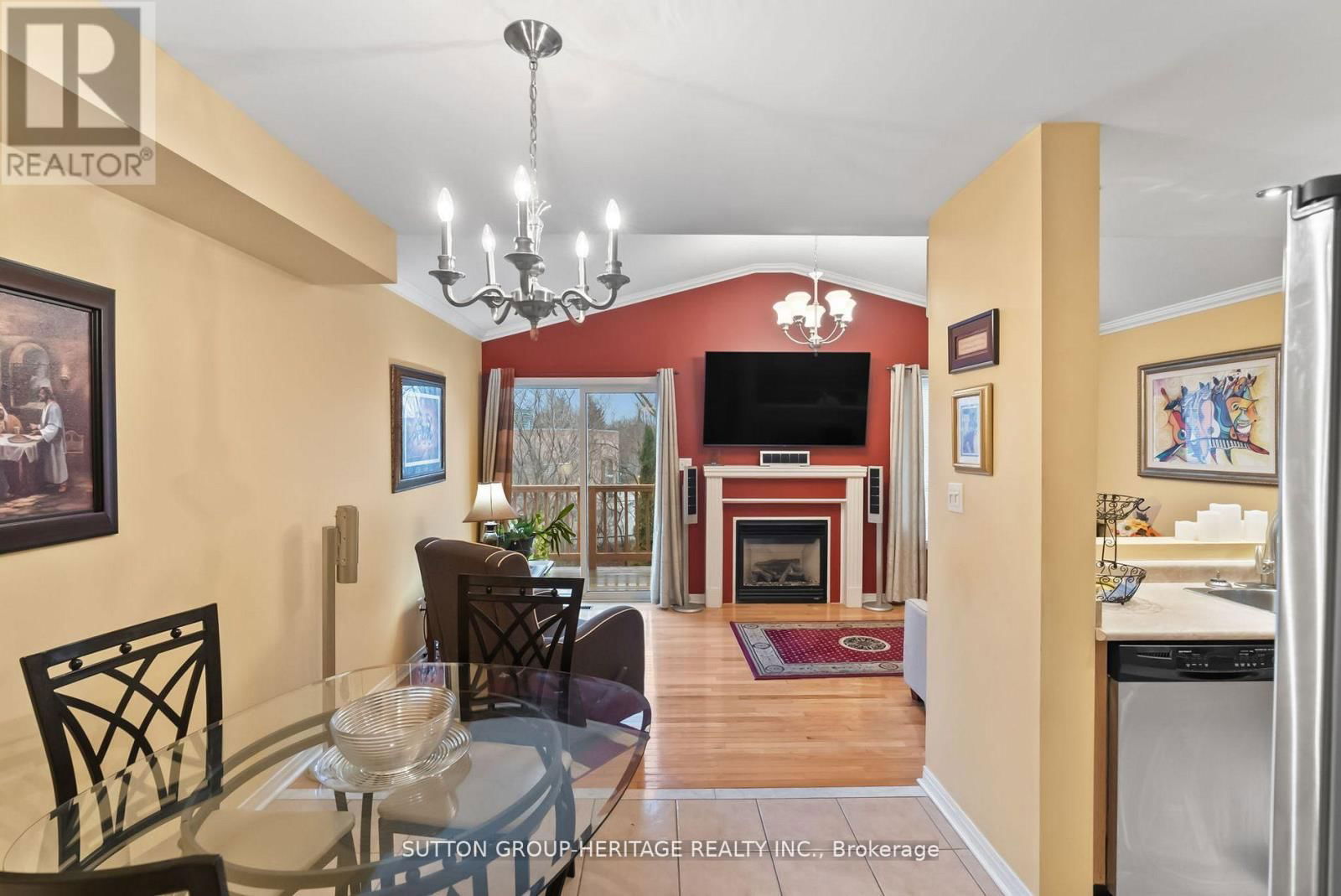 3 ANGIER CRESCENT Image 14