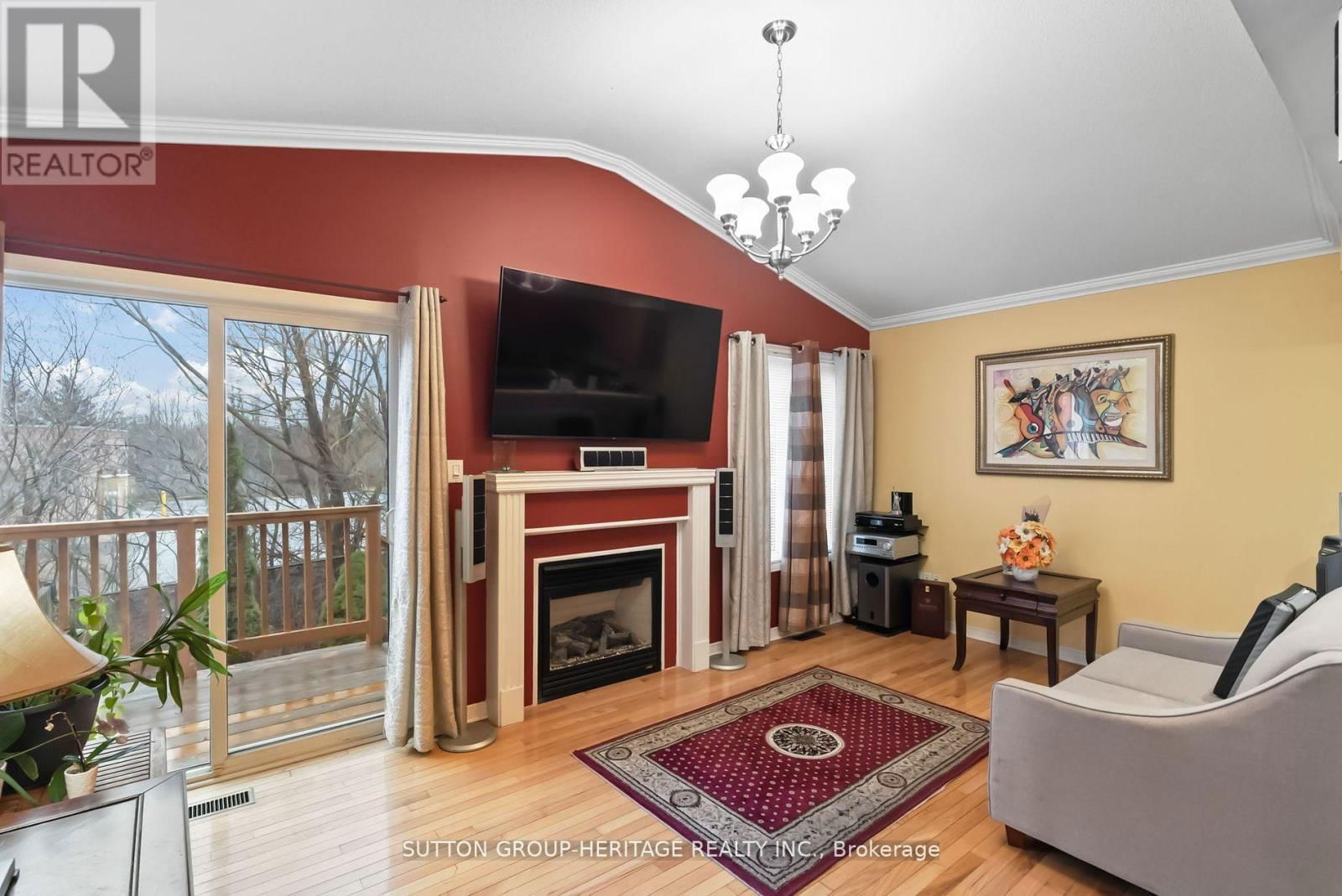 3 ANGIER CRESCENT Image 15