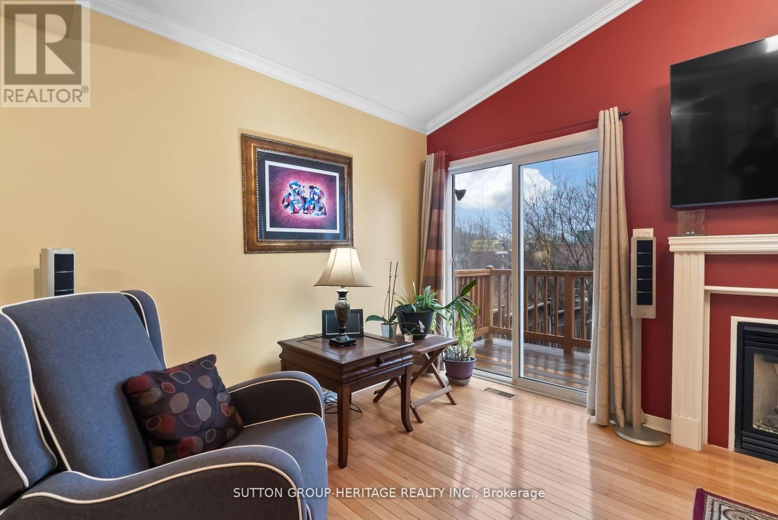 3 ANGIER CRESCENT Image 16
