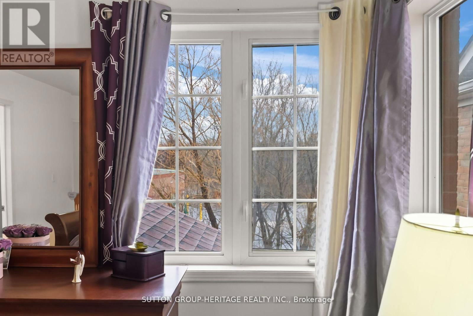 3 ANGIER CRESCENT Image 26