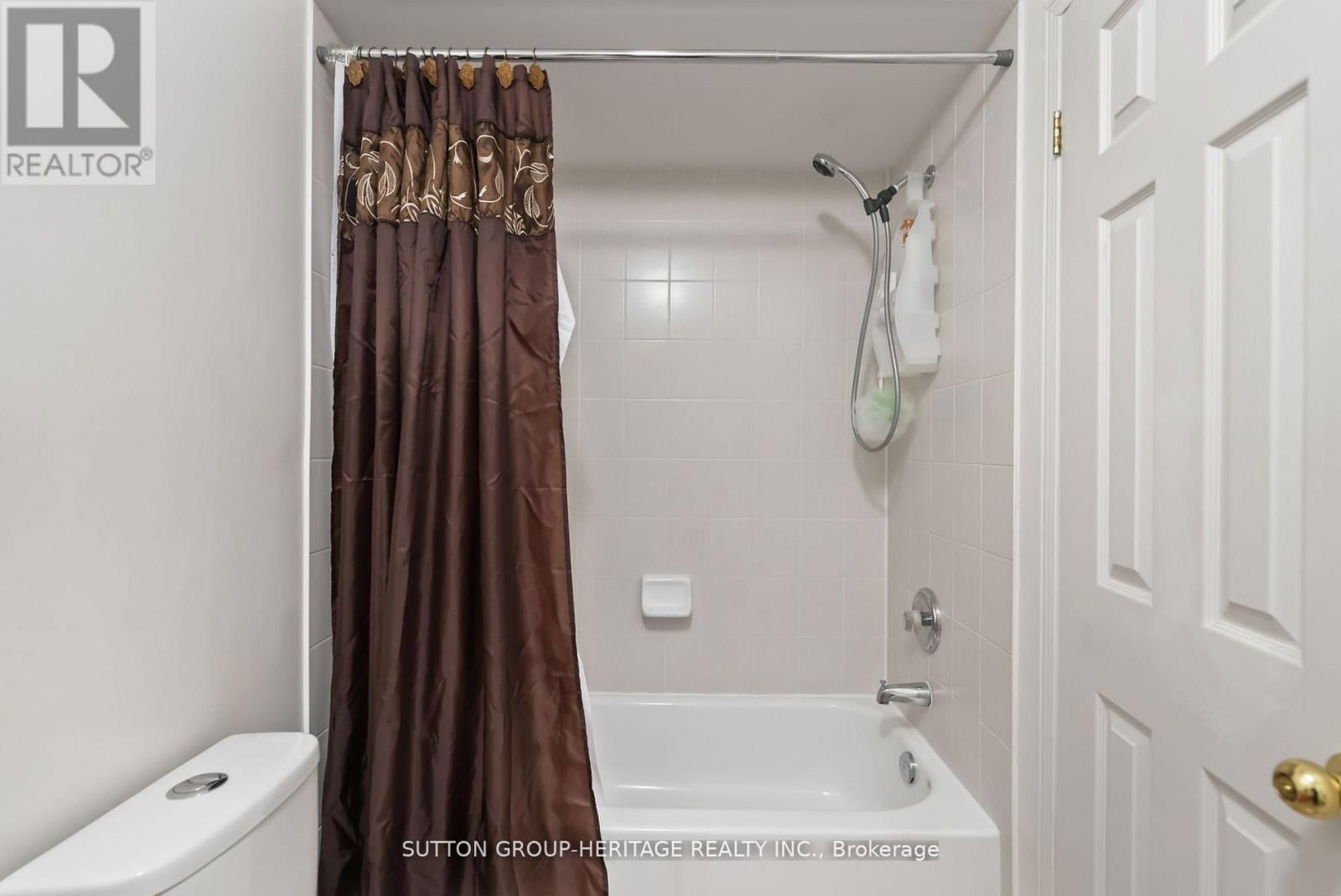 3 ANGIER CRESCENT Image 35