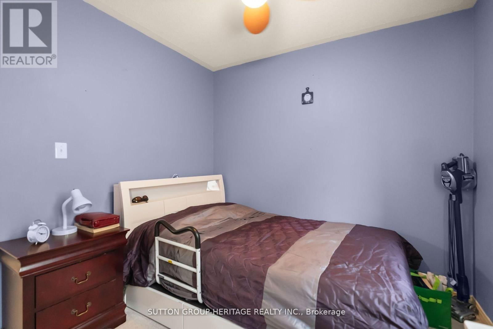 3 ANGIER CRESCENT Image 36