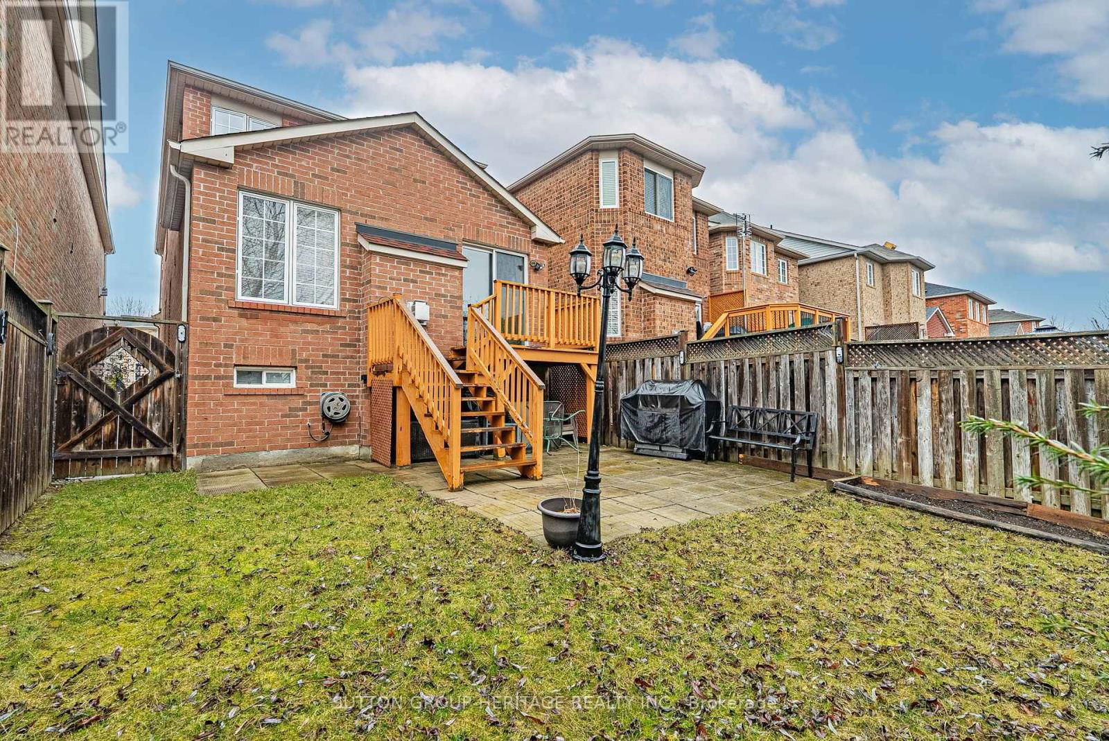 3 ANGIER CRESCENT Image 43