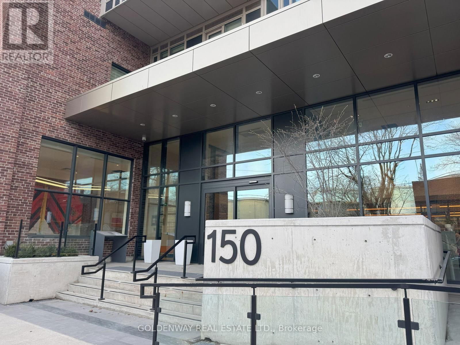 541 - 150 LOGAN AVENUE Image 4