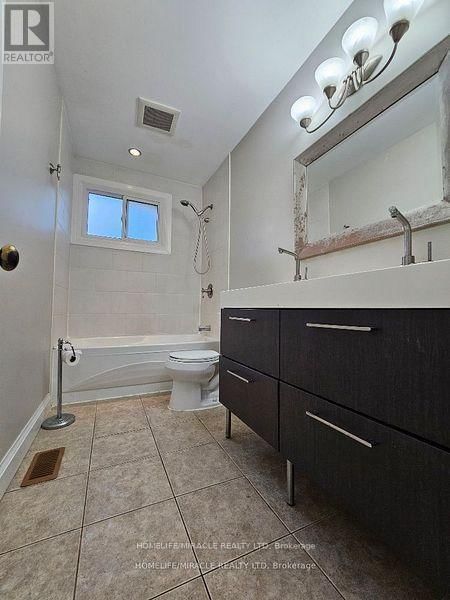 Main - 37 HARLAND CRESCENT Image 20