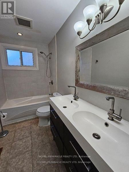 Main - 37 HARLAND CRESCENT Image 21