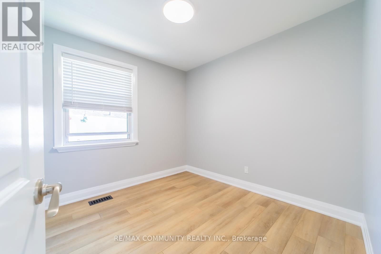 MAIN - 28 BENHUR CRESCENT Image 17