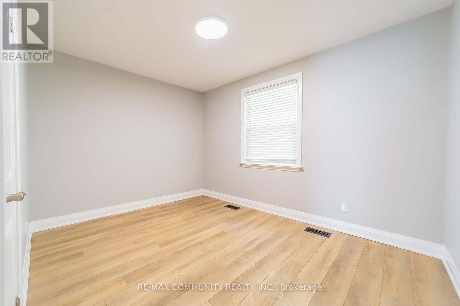 MAIN - 28 BENHUR CRESCENT Image 21