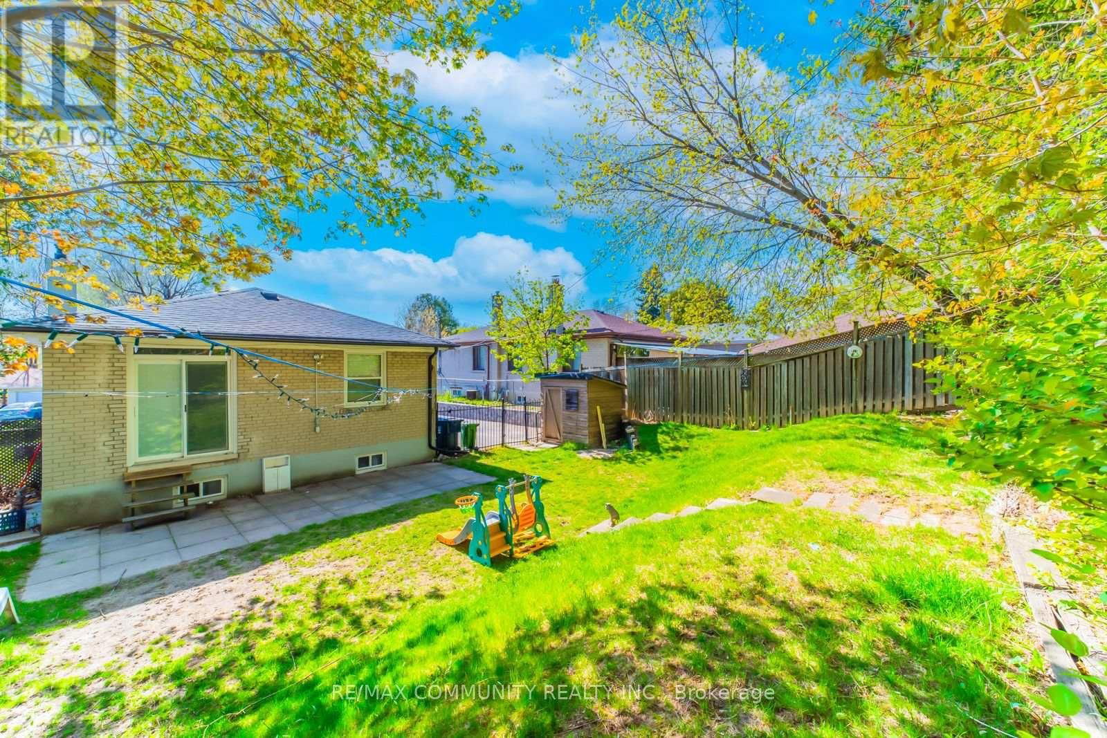 MAIN - 28 BENHUR CRESCENT Image 8