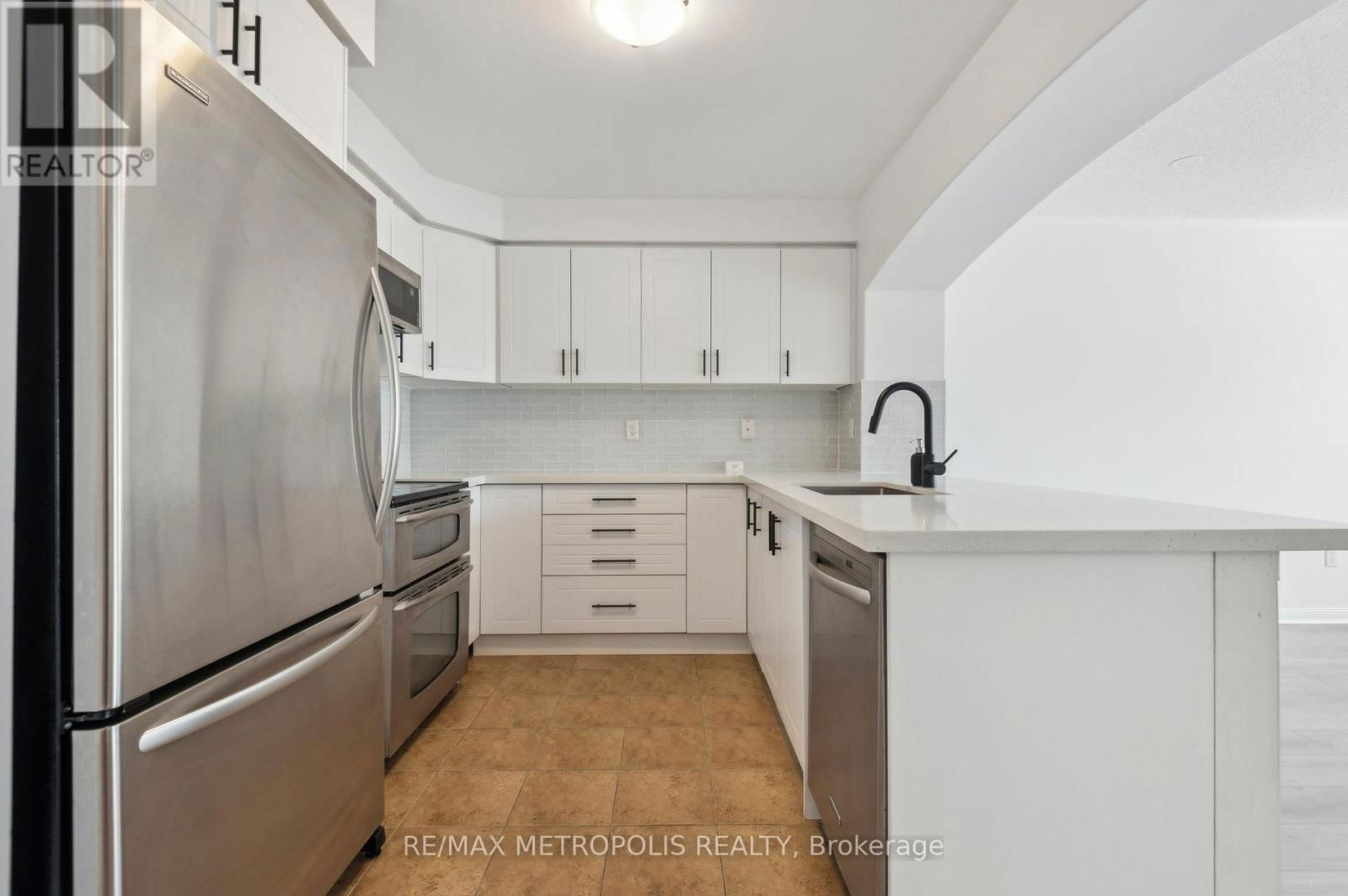 54 HOWE AVENUE Image 11
