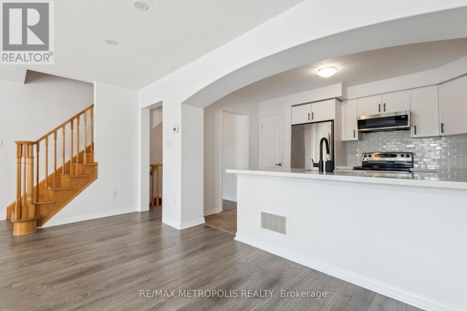 54 HOWE AVENUE Image 13