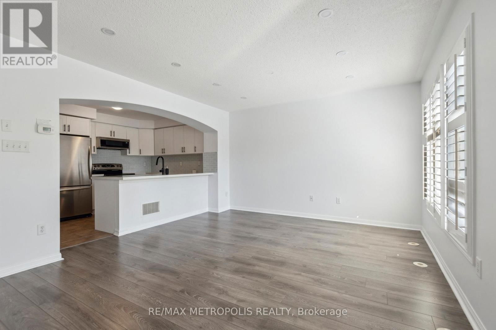 54 HOWE AVENUE Image 19