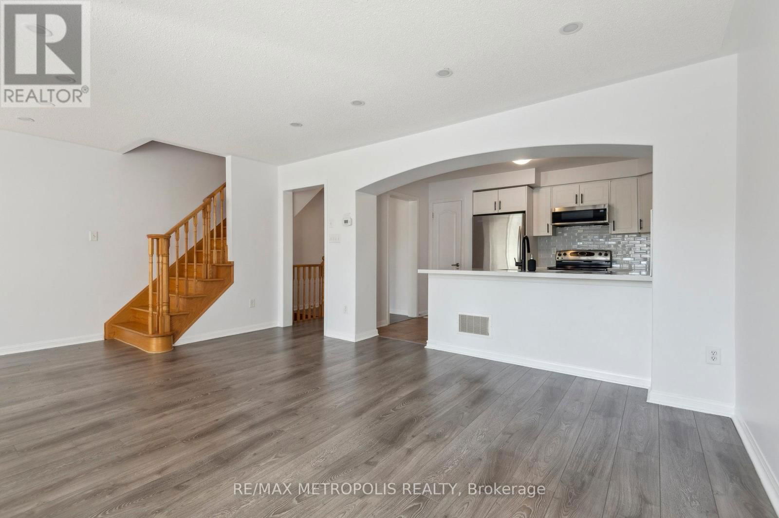 54 HOWE AVENUE Image 20