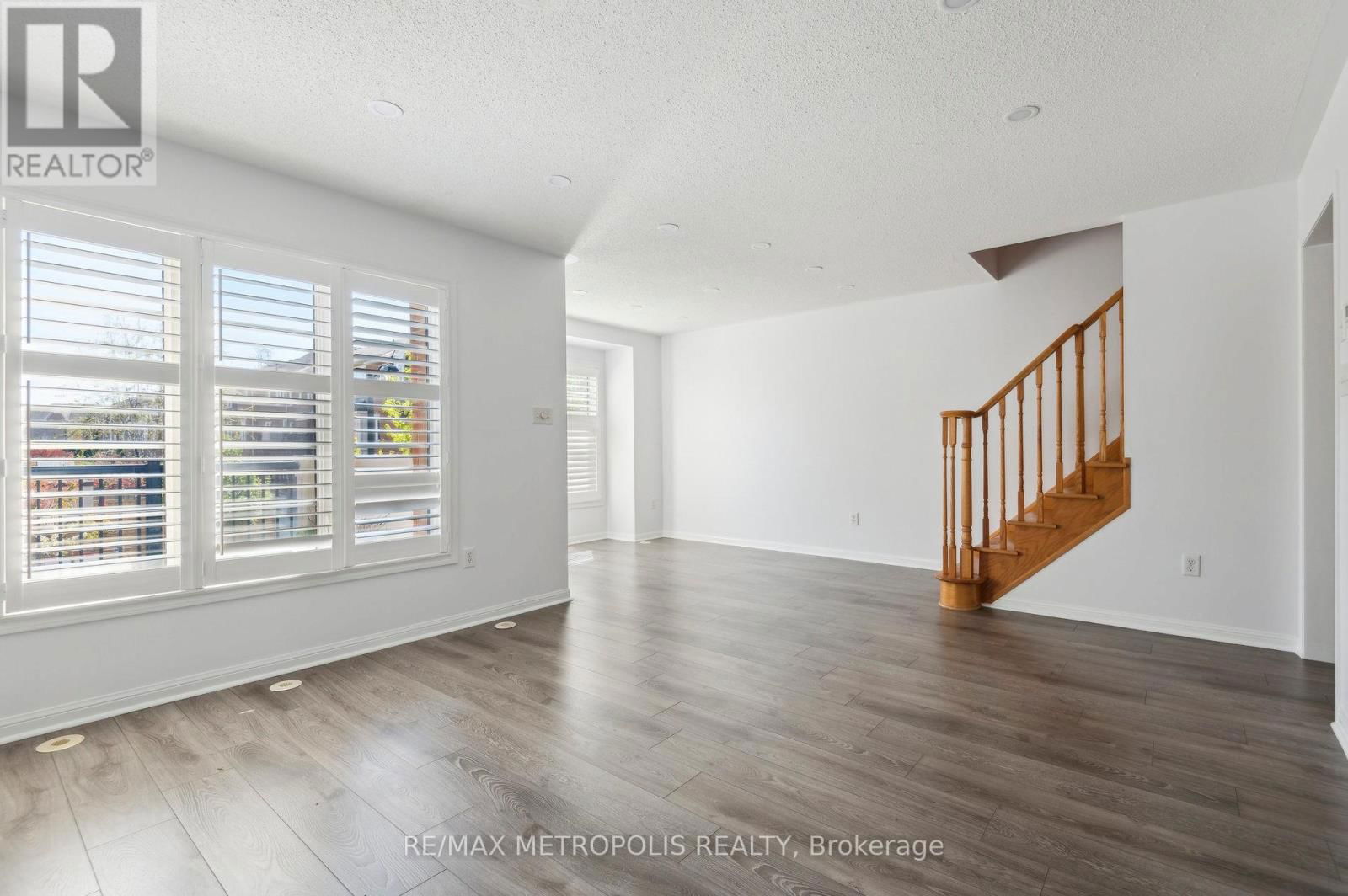 54 HOWE AVENUE Image 21