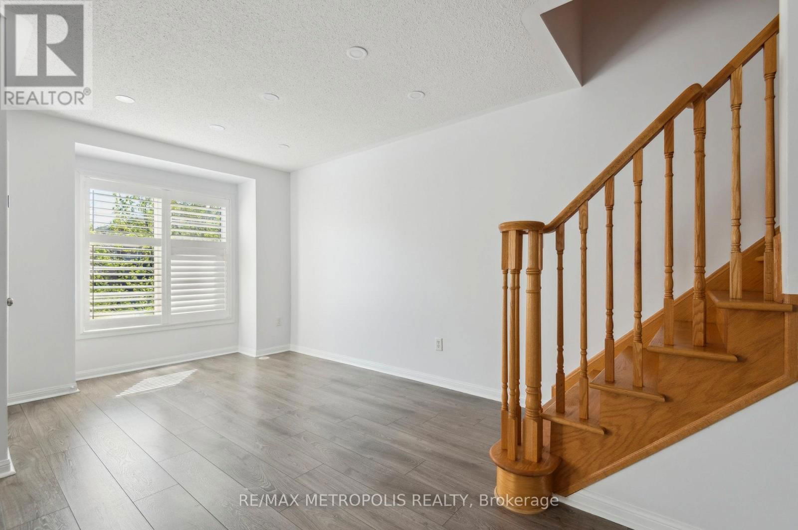 54 HOWE AVENUE Image 22