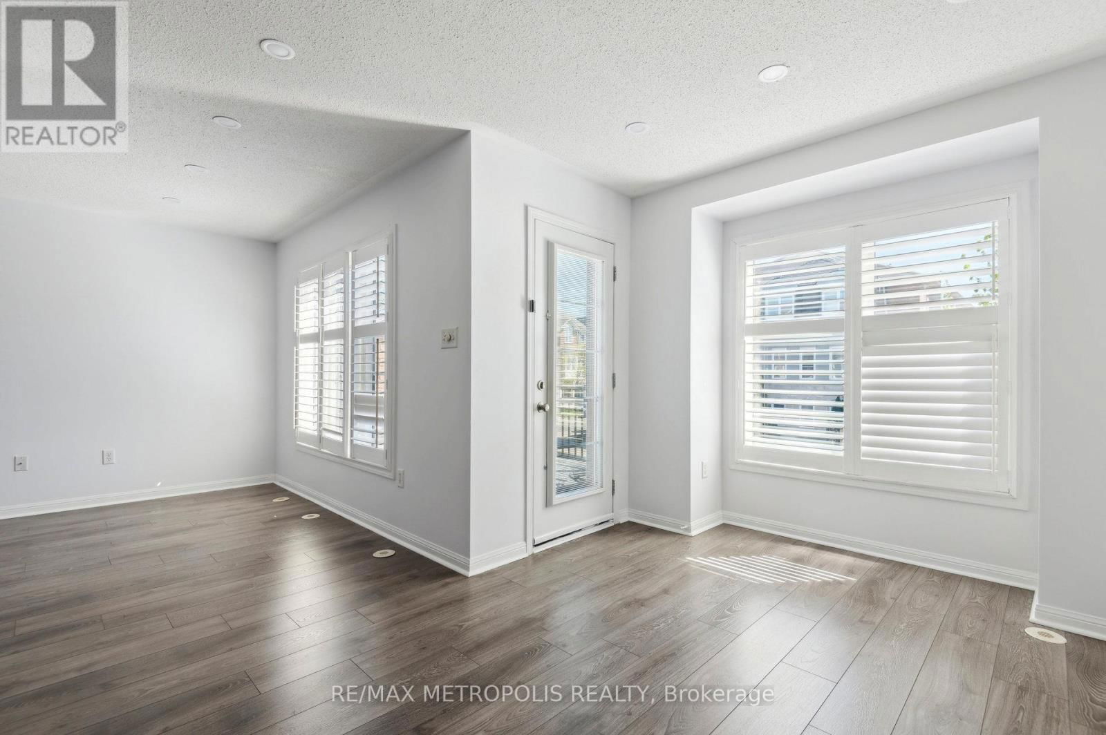 54 HOWE AVENUE Image 23