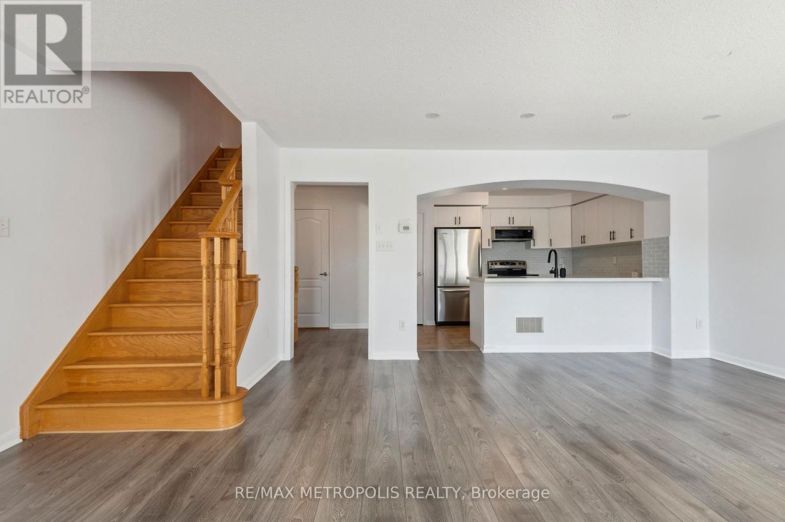 54 HOWE AVENUE Image 24