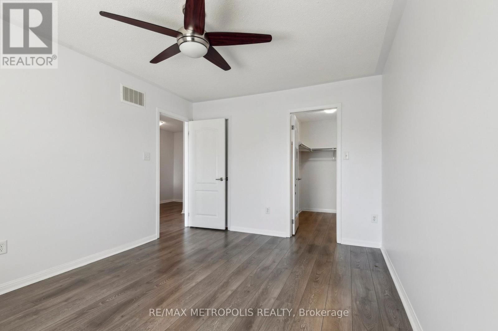 54 HOWE AVENUE Image 31