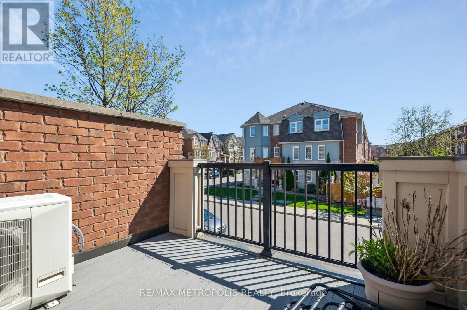 54 HOWE AVENUE Image 36
