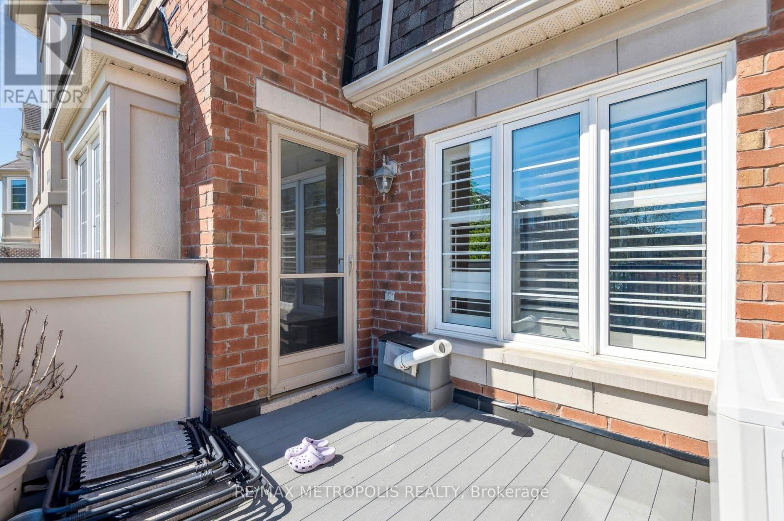 54 HOWE AVENUE Image 37